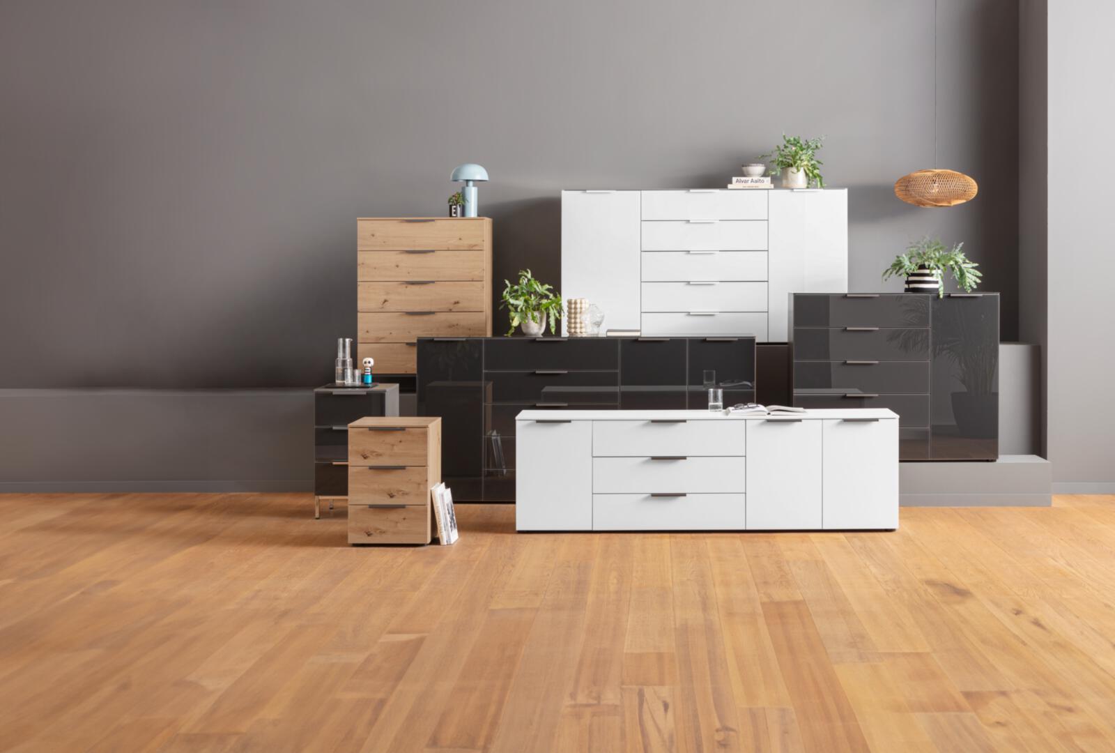 M6982015153819472_001