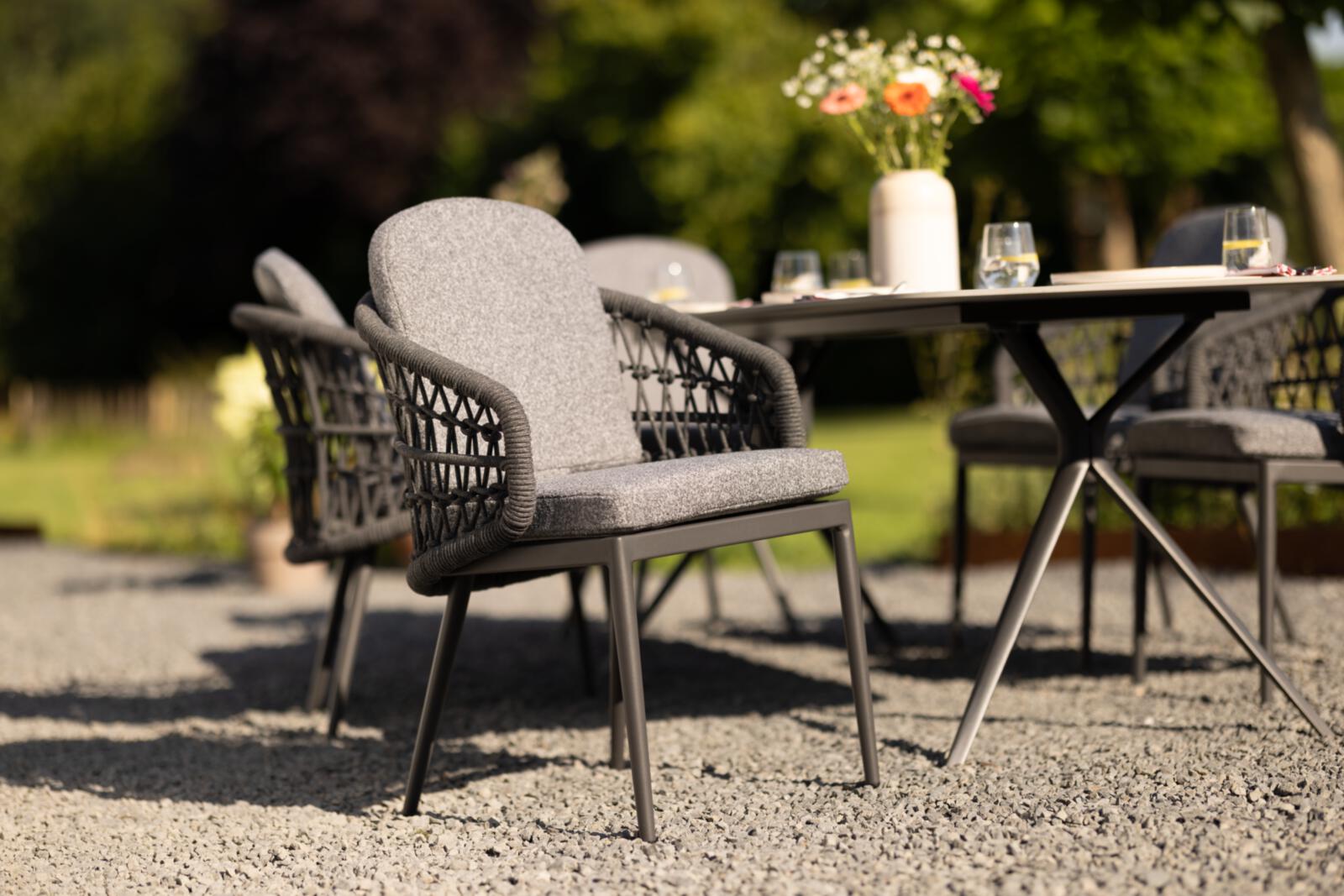 Interliving Armlehnstuhl Serie 7012